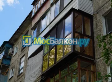 Отделка балкона и лоджии пластиковыми ПВХ панелями в Химках от компании МосБалкон