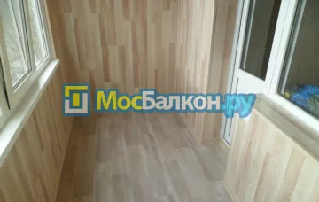 Отделка балкона и лоджии пластиковыми ПВХ панелями в Химках от компании МосБалкон