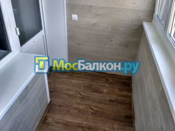 Отделка балкона и лоджии пластиковыми ПВХ панелями в Химках от компании МосБалкон
