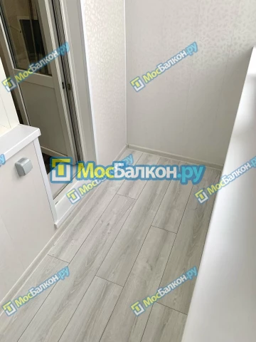 Отделка балкона и лоджии пластиковыми ПВХ панелями в Химках от компании МосБалкон