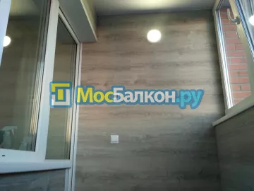 Отделка балкона и лоджии пластиковыми ПВХ панелями в Химках от компании МосБалкон
