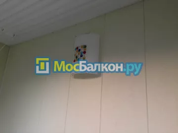 Отделка балкона и лоджии пластиковыми ПВХ панелями в Химках от компании МосБалкон