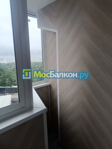 Отделка балкона и лоджии пластиковыми ПВХ панелями в Химках от компании МосБалкон