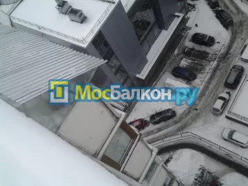 Крыша на балконе в Химках монтаж и ремонт по выгодной цене от МосБалкон