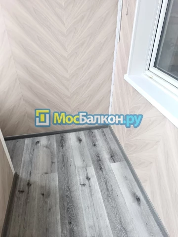 Отделка балкона и лоджии пластиковыми ПВХ панелями в Химках от компании МосБалкон