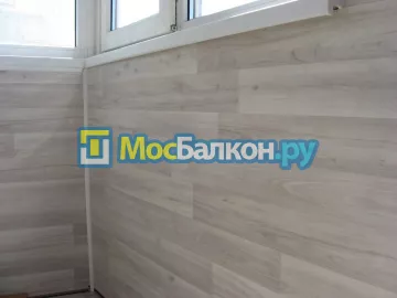 Отделка балкона и лоджии пластиковыми ПВХ панелями в Химках от компании МосБалкон