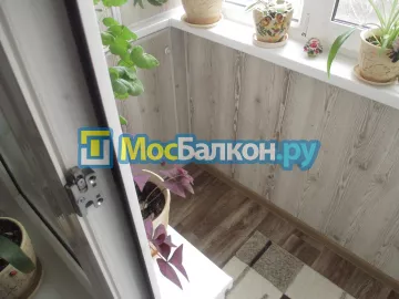 Отделка балкона и лоджии пластиковыми ПВХ панелями в Химках от компании МосБалкон