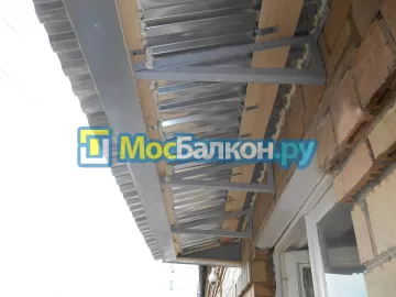 Крыша на балконе в Химках монтаж и ремонт по выгодной цене от МосБалкон