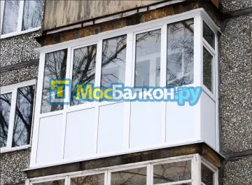 Отделка балкона и лоджии пластиковыми ПВХ панелями в Химках от компании МосБалкон