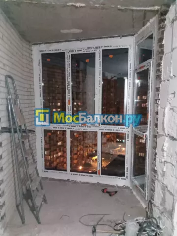 Панорамное остекление заказать под ключ по выгодной цене в Химках от компании МосБалкон