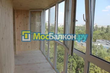 Отделка балкона и лоджии пластиковыми ПВХ панелями в Химках от компании МосБалкон