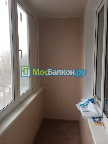 Отделка балкона и лоджии пластиковыми ПВХ панелями в Химках от компании МосБалкон