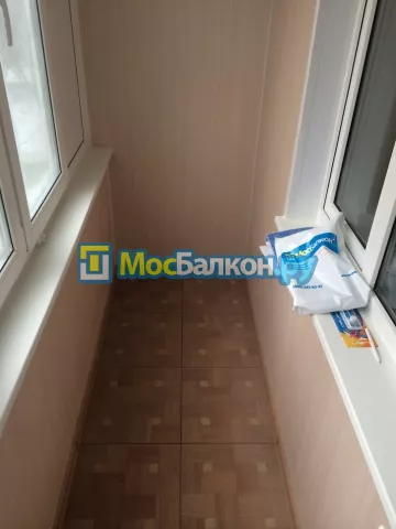 Отделка балкона и лоджии пластиковыми ПВХ панелями в Химках от компании МосБалкон