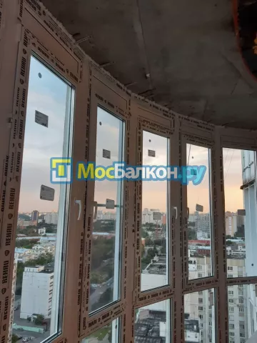 Панорамное остекление заказать под ключ по выгодной цене в Химках от компании МосБалкон