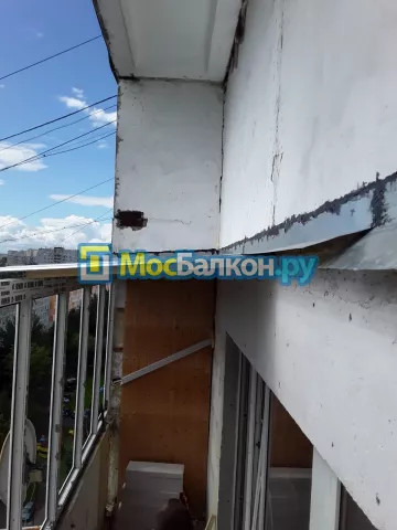 Крыша на балконе в Химках монтаж и ремонт по выгодной цене от МосБалкон
