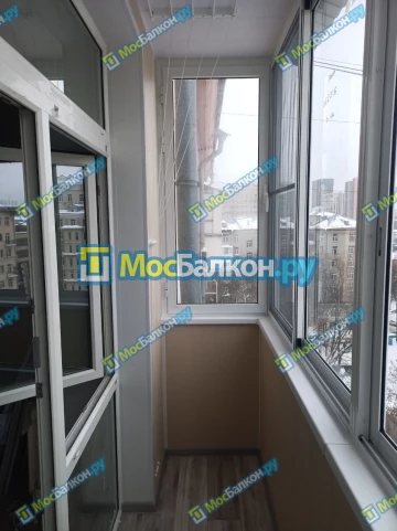 Отделка балкона и лоджии пластиковыми ПВХ панелями в Химках от компании МосБалкон