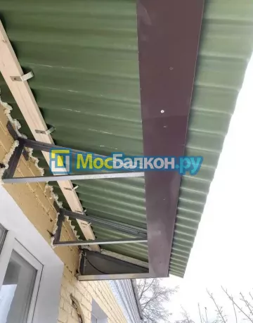 Крыша на балконе в Химках монтаж и ремонт по выгодной цене от МосБалкон