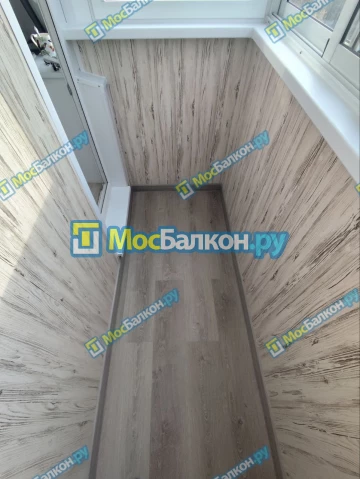 Отделка балкона и лоджии пластиковыми ПВХ панелями в Химках от компании МосБалкон