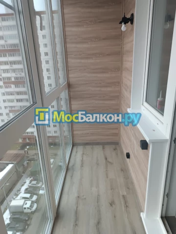 Панорамное остекление заказать под ключ по выгодной цене в Химках от компании МосБалкон