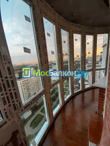 Панорамное остекление заказать под ключ по выгодной цене в Химках от компании МосБалкон