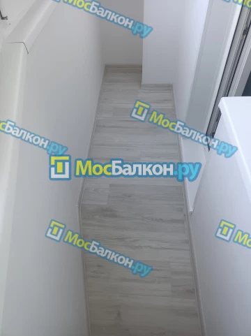 Отделка балкона и лоджии пластиковыми ПВХ панелями в Химках от компании МосБалкон