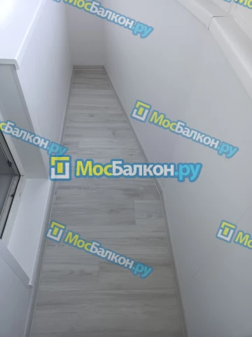 Отделка балкона и лоджии пластиковыми ПВХ панелями в Химках от компании МосБалкон