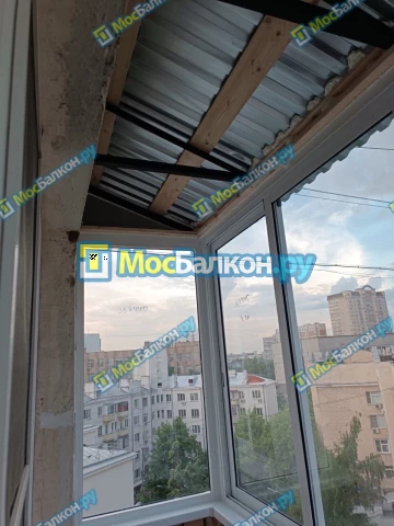 Крыша на балконе в Химках монтаж и ремонт по выгодной цене от МосБалкон